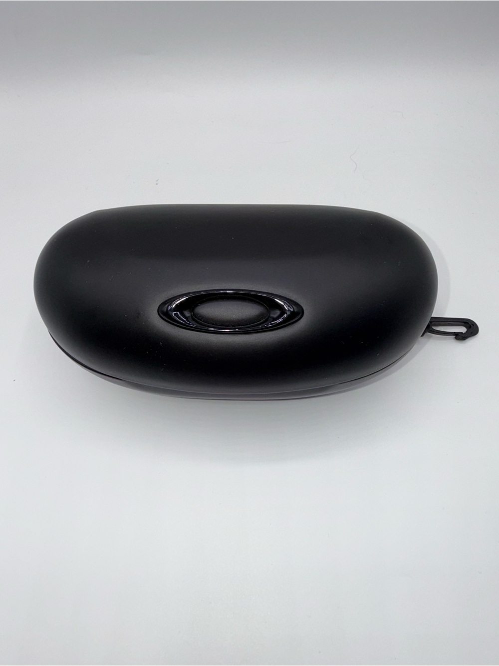 Oakley true fishing black accessory vault case with clip